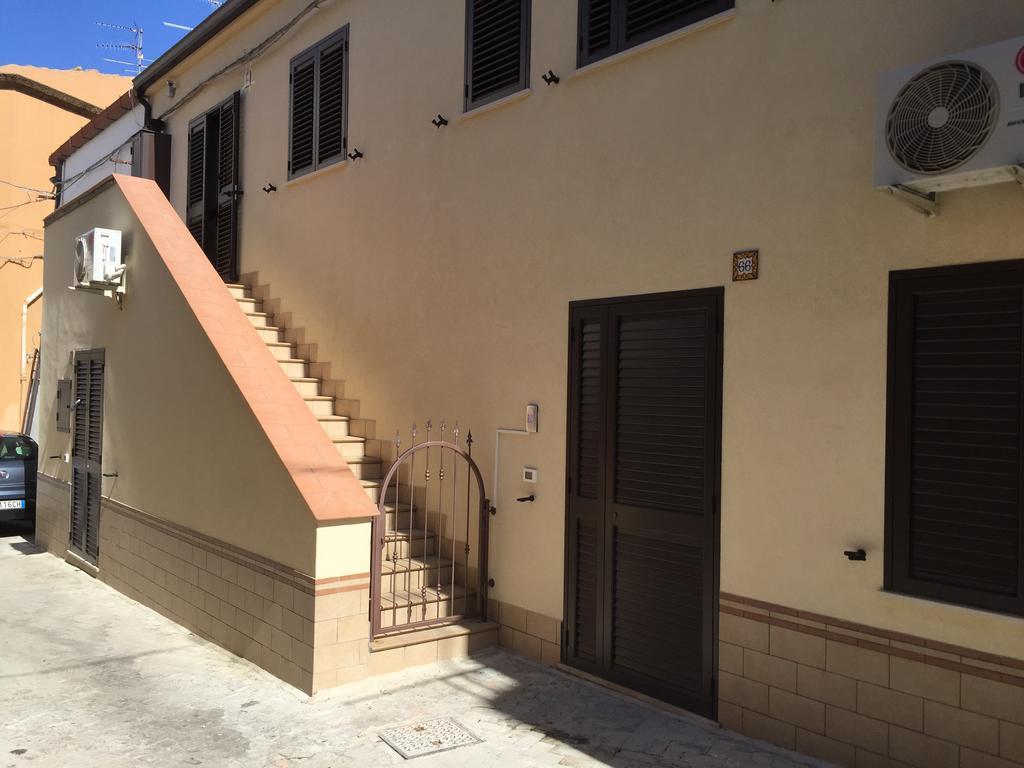Apartamento I Tre Colori Della Sicilia Santo Stefano di Camastra Habitación foto